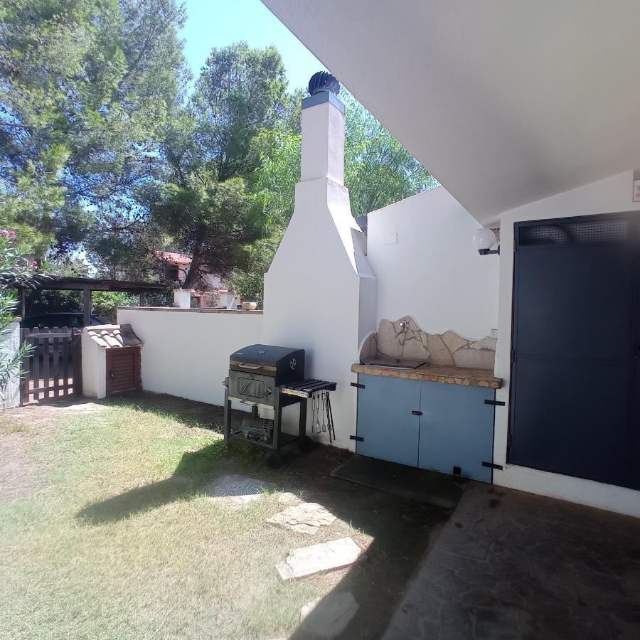 Margherita Holiday House Porto Pino Exterior photo