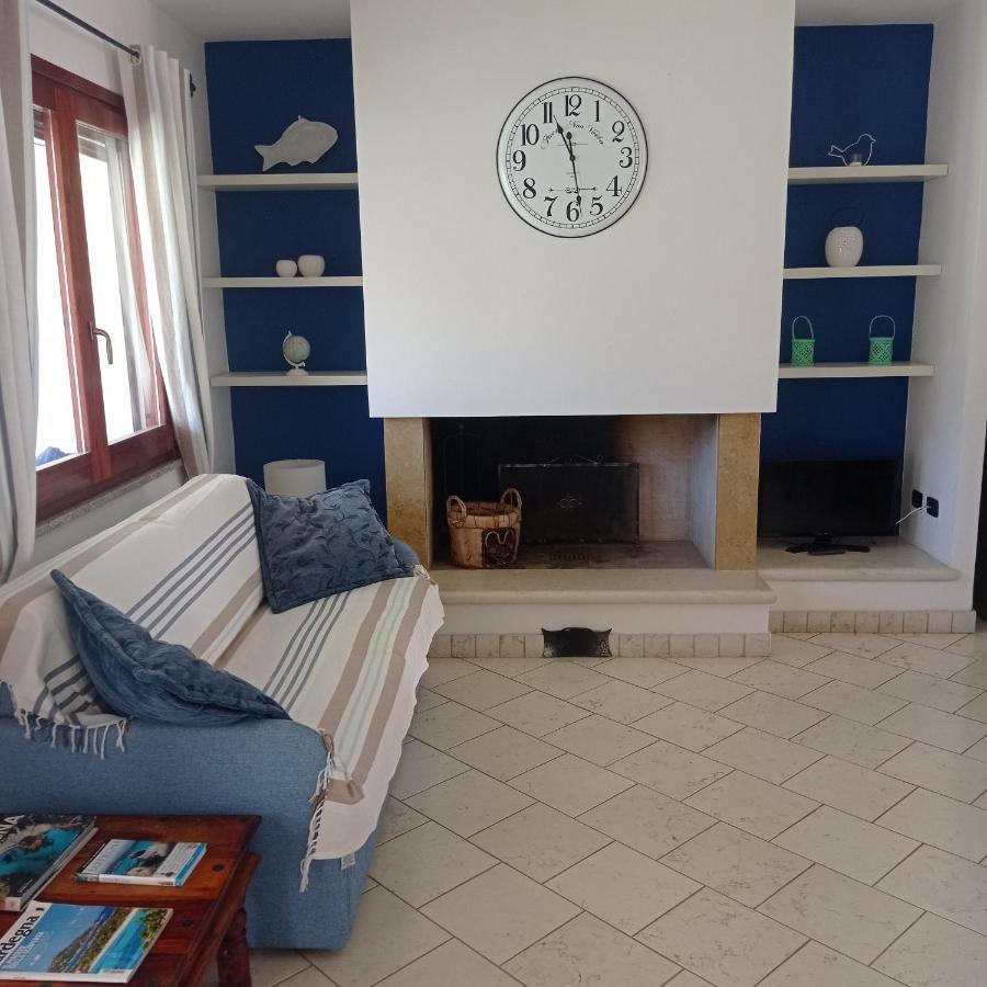 Margherita Holiday House Porto Pino Exterior photo