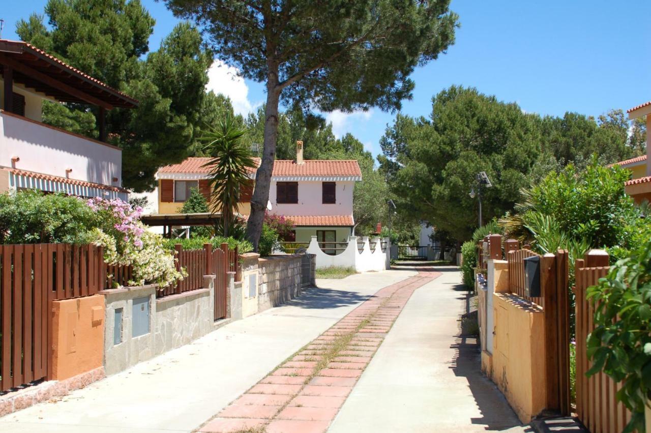 Margherita Holiday House Porto Pino Exterior photo