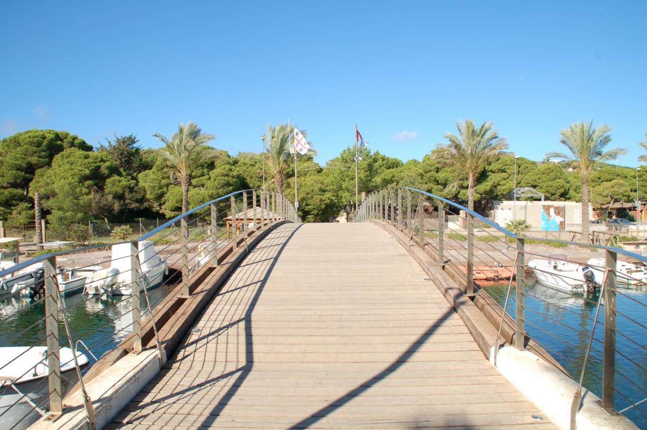 Margherita Holiday House Porto Pino Exterior photo