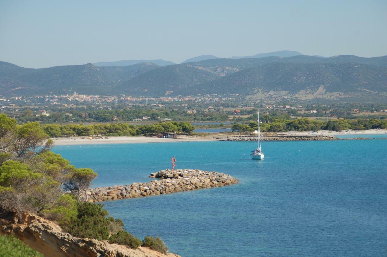 Margherita Holiday House Porto Pino Exterior photo
