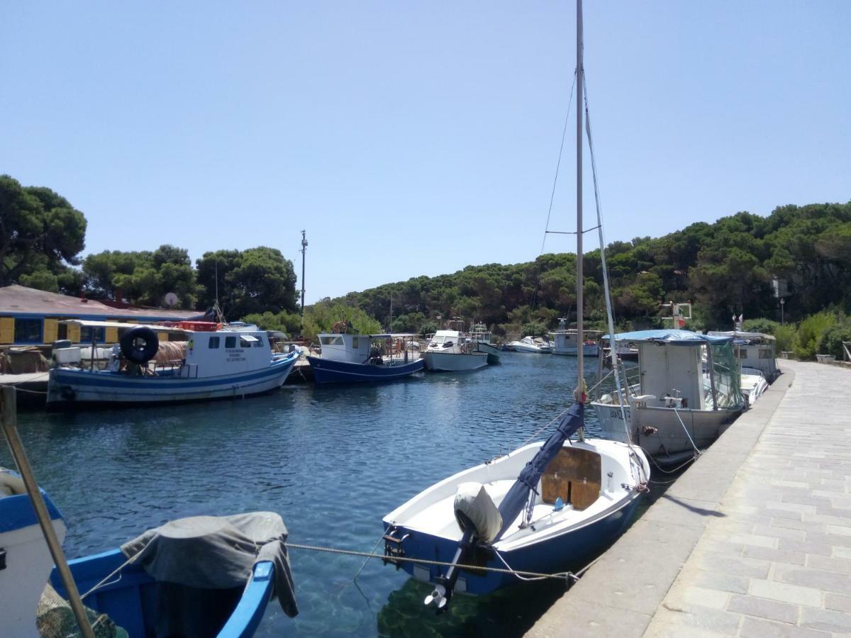 Margherita Holiday House Porto Pino Exterior photo